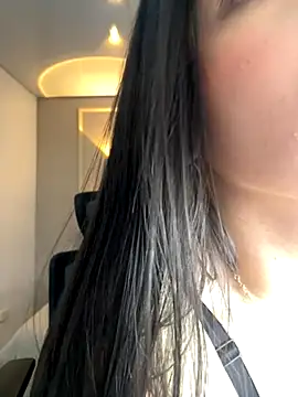 Snapshot of Miss_blue69 chatting on October 3, 2025, 1:35 am Miss blue69 online show from October 3, 2025, 1:35 am