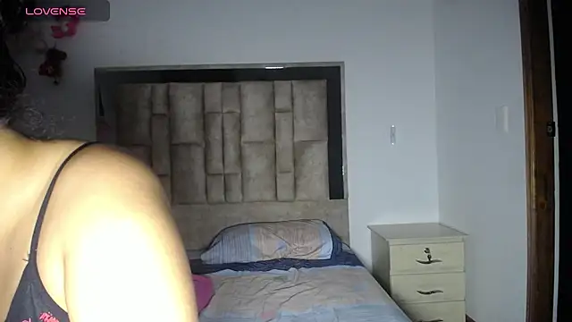 tiffany  pink online show from January 12, 2026, 11:54 pm