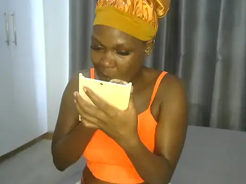 Snapshot of East_queen chatting on February 1, 2025, 7:15 am East queen online show from February 1, 2025, 7:15 am