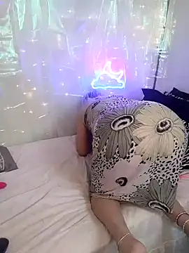 Snapshot of MaggieMoonxxx chatting on January 18, 2025, 11:43 am MaggieMoonxxx online show from January 18, 2025, 11:43 am