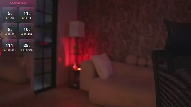 HannahW  online show from October 2, 2025, 8:05 pm