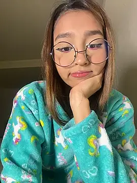 coraline Ro online show from June 25, 2026, 11:42 pm