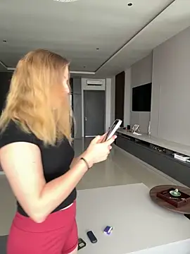 Snapshot of Nura_n_Sarah chatting on September 27, 2025, 3:11 am Nura n Sarah online show from September 27, 2025, 3:11 am