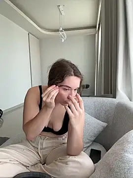 Snapshot of Nura_n_Sarah chatting on October 4, 2025, 3:37 am Nura n Sarah online show from October 4, 2025, 3:37 am