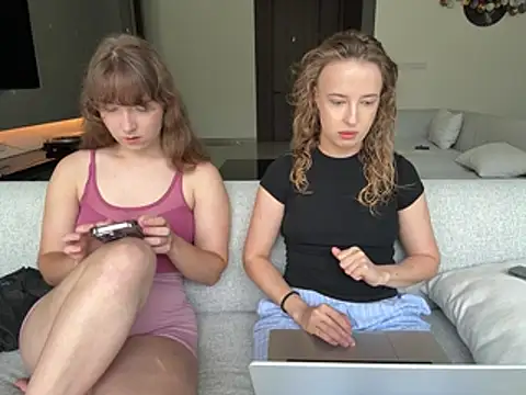 Nura n Sarah online show from March 16, 2026, 5:13 am