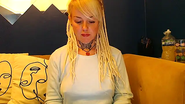 Snapshot of pixiedreadx chatting on October 13, 2025, 11:05 pm pixiedreadx online show from October 13, 2025, 11:05 pm