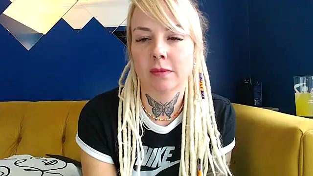 Snapshot of pixiedreadx chatting on November 5, 2025, 12:49 pm pixiedreadx online show from November 5, 2025, 12:49 pm