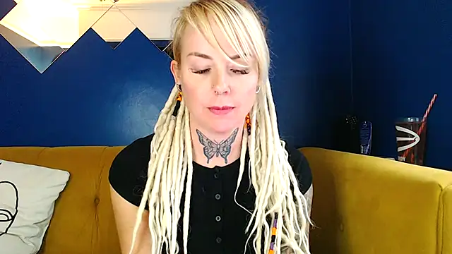 Snapshot of pixiedreadx chatting on November 7, 2025, 1:33 pm pixiedreadx online show from November 7, 2025, 1:33 pm