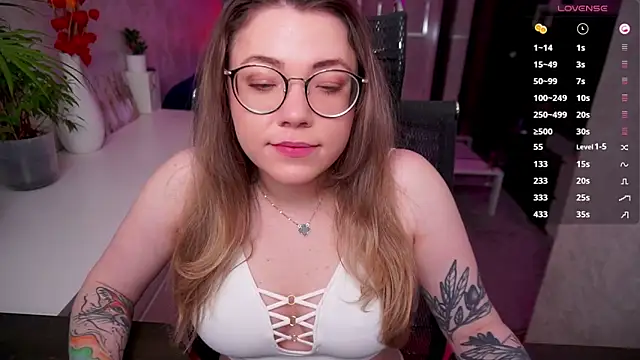 Snapshot of RemyCute chatting on May 7, 2026, 1:38 pm RemyCute online show from May 7, 2026, 1:38 pm