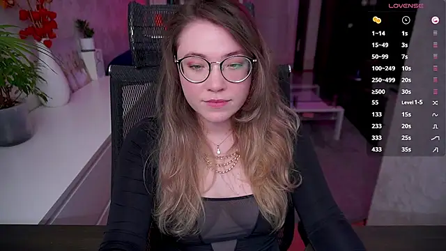 Snapshot of RemyCute chatting on May 17, 2026, 6:37 pm RemyCute online show from May 17, 2026, 6:37 pm