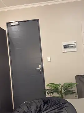 Neelo-Smith online show from March 4, 2025, 8:49 pm