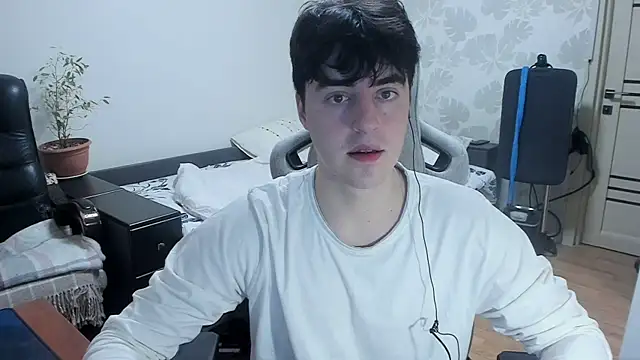 Snapshot of Knuckles17 chatting on December 20, 2025, 12:51 am Knuckles17 online show from December 20, 2025, 12:51 am