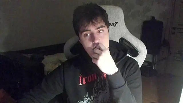 Snapshot of Knuckles17 chatting on February 13, 2026, 1:45 am Knuckles17 online show from February 13, 2026, 1:45 am