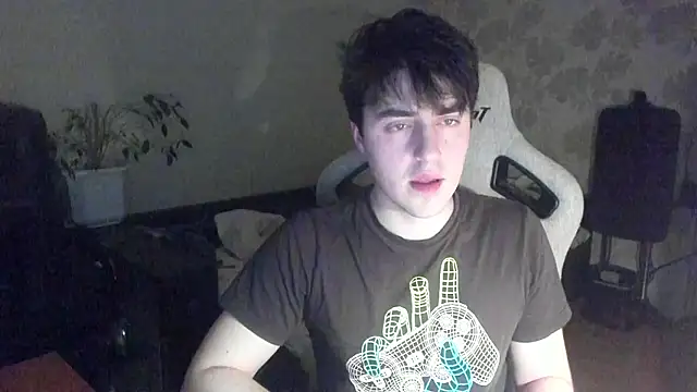 Snapshot of Knuckles17 chatting on February 15, 2026, 1:46 am Knuckles17 online show from February 15, 2026, 1:46 am