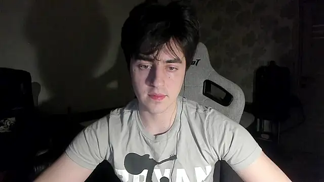 Snapshot of Knuckles17 chatting on March 16, 2026, 4:33 pm Knuckles17 online show from March 16, 2026, 4:33 pm