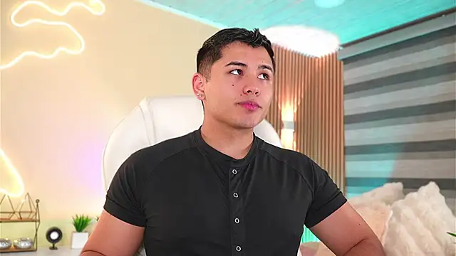 MatiasKorn online show from November 16, 2025, 6:19 am