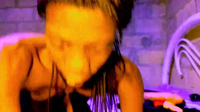 Snapshot of nzanizy chatting on December 21, 2025, 10:39 pm nzanizy online show from December 21, 2025, 10:39 pm