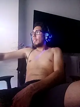 Mateusoliver7 online show from April 8, 2026, 12:21 am