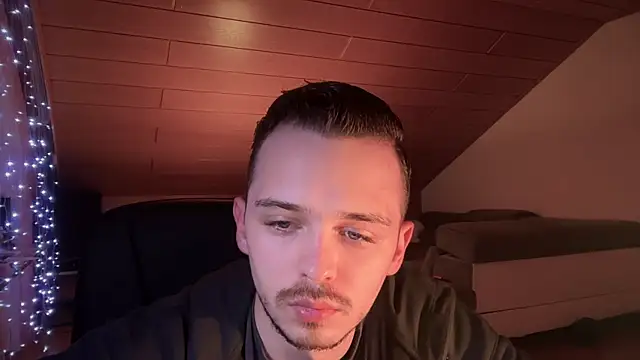 naked psy online show from February 15, 2025, 11:47 pm