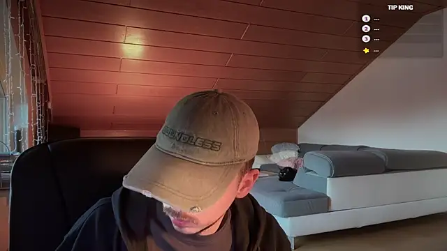 naked psy online show from February 17, 2025, 6:53 am