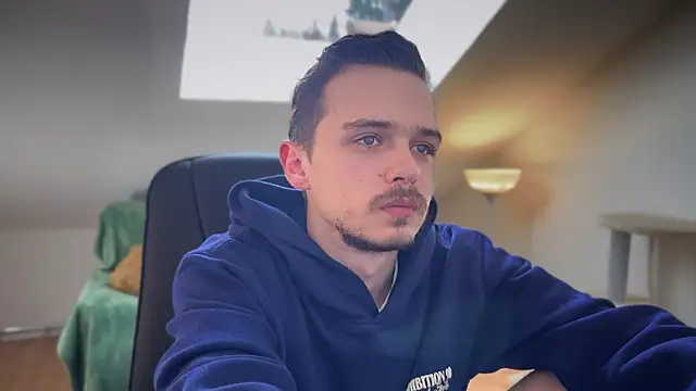 naked psy online show from March 9, 2025, 12:09 pm