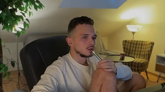 Snapshot of naked_psy chatting on November 9, 2025, 1:09 pm naked psy online show from November 9, 2025, 1:09 pm