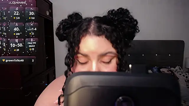 luisianacoxx online show from December 7, 2024, 9:28 am