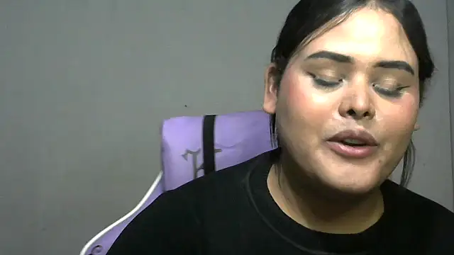 Snapshot of antonellasex1998 chatting on November 15, 2025, 10:12 am antonellasex1998 online show from November 15, 2025, 10:12 am