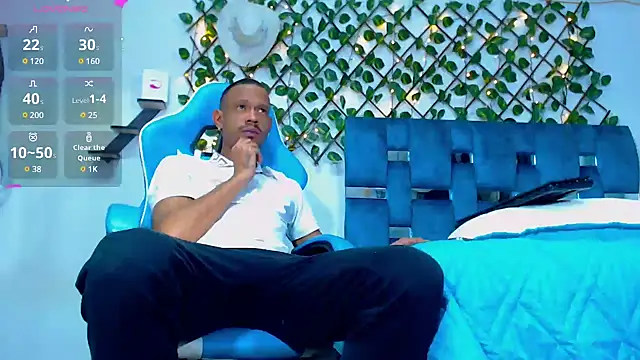 Snapshot of black_latin23cm chatting on December 16, 2024, 8:26 pm black latin23cm online show from December 16, 2024, 8:26 pm