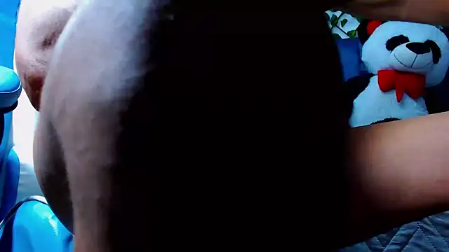 Snapshot of black_latin23cm chatting on September 20, 2025, 11:06 pm black latin23cm online show from September 20, 2025, 11:06 pm