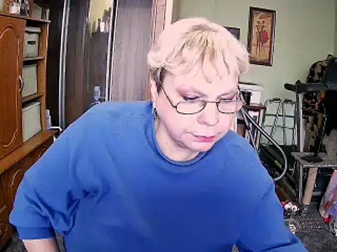 LOLA8888 online show from November 17, 2025, 12:00 pm