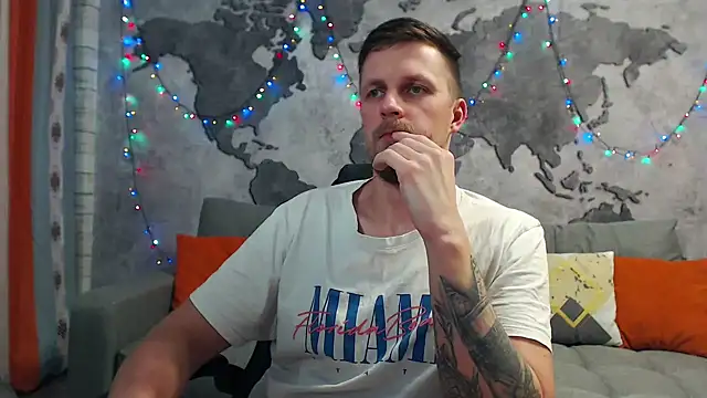 Snapshot of VikingChrisss chatting on December 21, 2024, 10:06 am VikingChrisss online show from December 21, 2024, 10:06 am