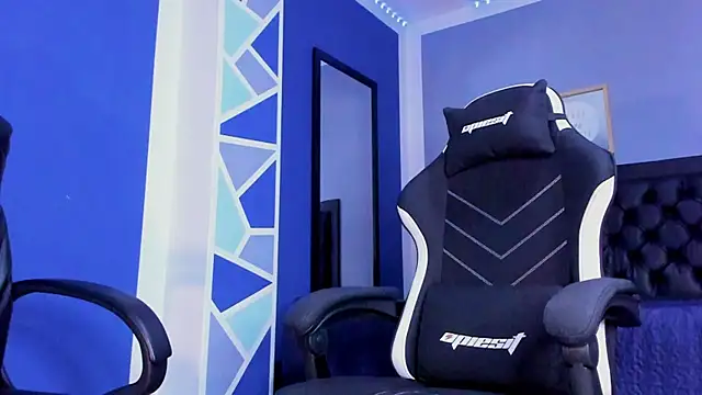 Snapshot of alex_oficial chatting on October 22, 2025, 5:41 am alex oficial online show from October 22, 2025, 5:41 am