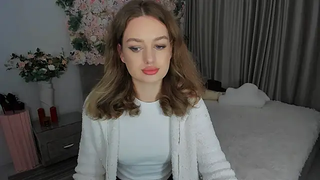 Snapshot of MiracleCurly chatting on October 7, 2025, 7:22 pm MiracleCurly online show from October 7, 2025, 7:22 pm