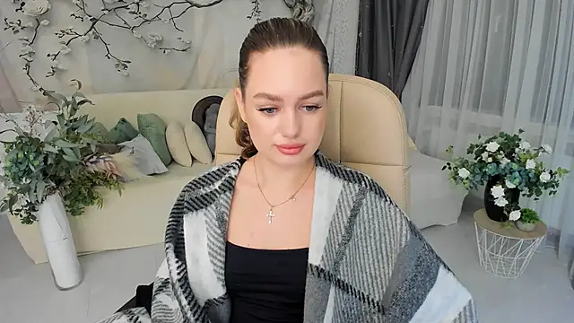 Snapshot of MiracleCurly chatting on October 9, 2025, 6:06 pm MiracleCurly online show from October 9, 2025, 6:06 pm