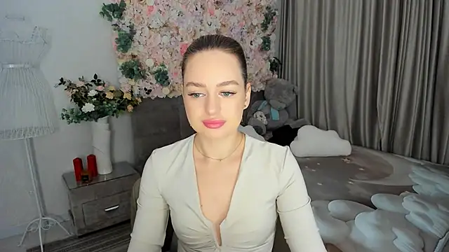 Snapshot of MiracleCurly chatting on October 16, 2025, 7:04 pm MiracleCurly online show from October 16, 2025, 7:04 pm