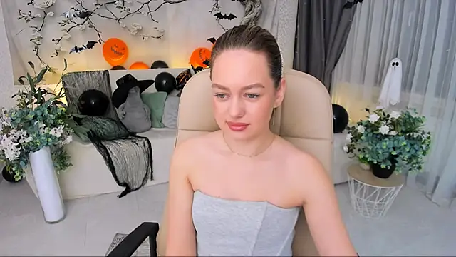 Snapshot of MiracleCurly chatting on November 3, 2025, 7:26 pm MiracleCurly online show from November 3, 2025, 7:26 pm