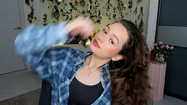 MiracleCurly online show from April 11, 2026, 10:19 am