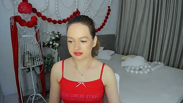 MiracleCurly online show from April 13, 2026, 4:01 pm