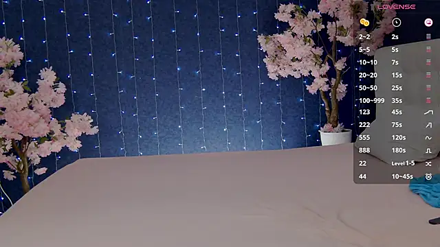 -Mirror-Girl- online show from October 12, 2025, 4:11 am