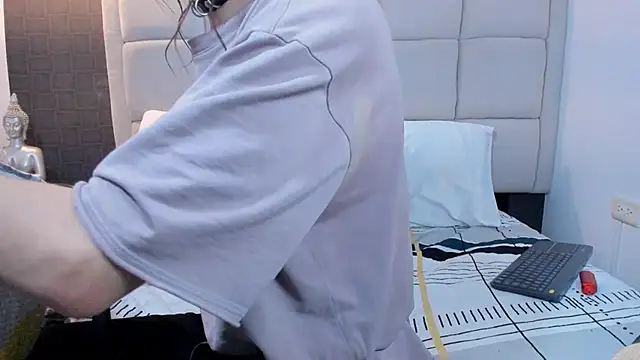 Hecatee 77 online show from January 6, 2025, 7:35 pm