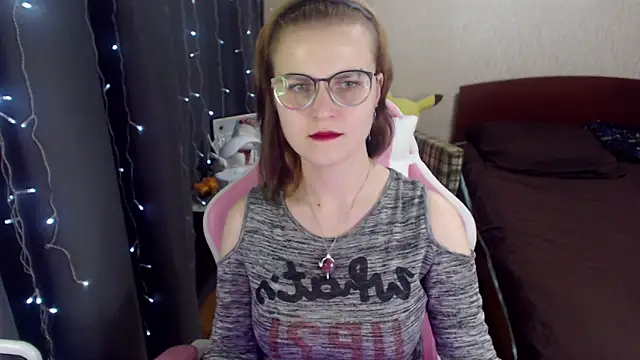 MissBrightShine online show from January 15, 2025, 12:47 pm