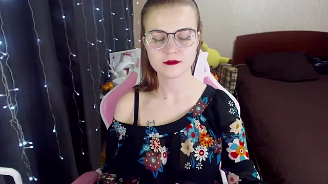 MissBrightShine online show from January 23, 2025, 12:52 pm