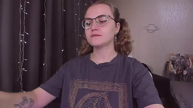 MissBrightShine online show from October 31, 2025, 10:16 am