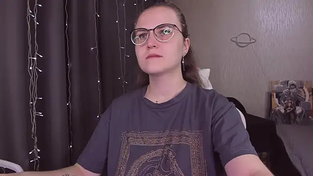 MissBrightShine online show from November 2, 2025, 5:43 am