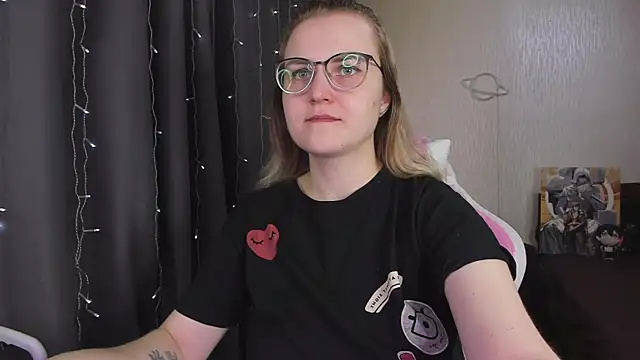 MissBrightShine online show from April 4, 2026, 11:08 am