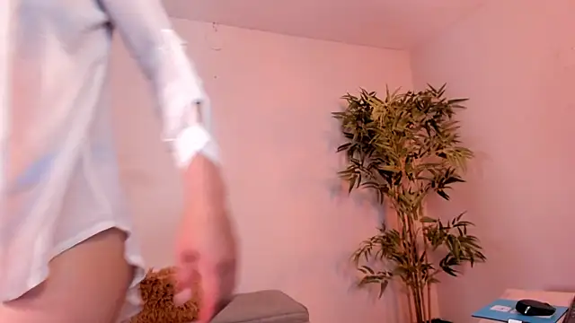  aish a  online show from October 6, 2025, 7:11 pm