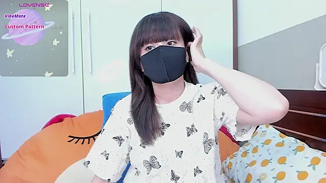 alonelove   online show from September 20, 2025, 2:34 am