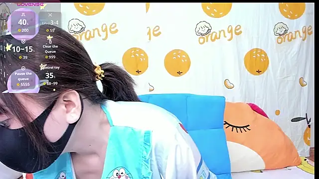 alonelove   online show from October 10, 2025, 2:21 am