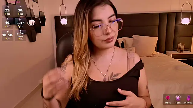 LisaMonroe  online show from October 1, 2025, 7:53 pm